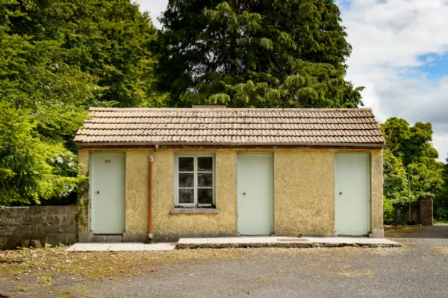 Photo of Ashbrook House, Dromakeenan, Roscrea, Co. Tipperary, E53 PV21